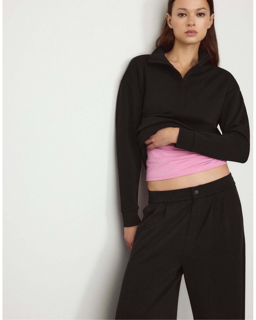 Sweat doux à fermeture éclair Stradivarius en coloris Black