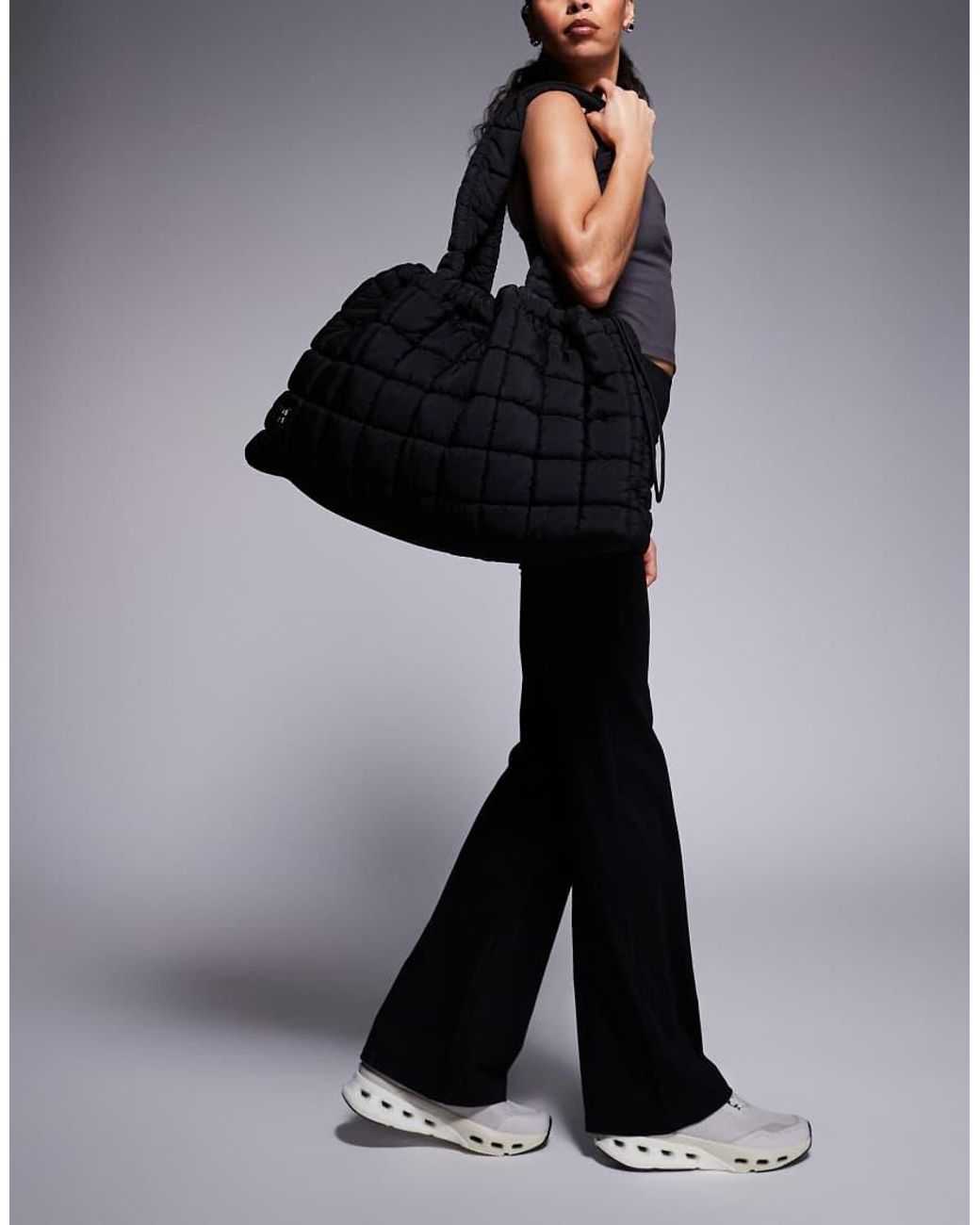 4505 Black Quilted Woven Drawstring Oversized Gym Tote