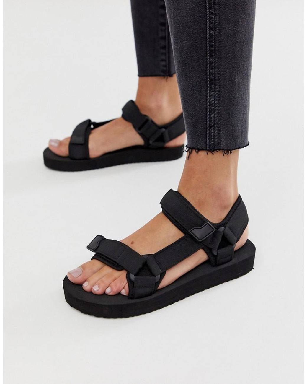 Pull&Bear Velcro Fasten Sandals in Black | Lyst