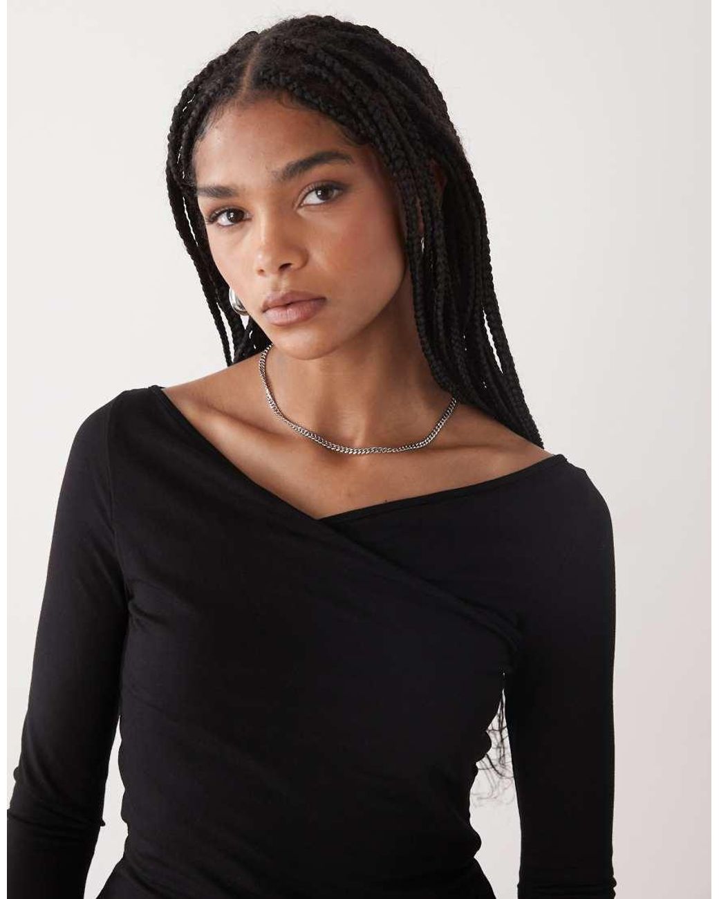 Weekday Slim-Fit Top Met Overslag En Lange Mouwen in het Black