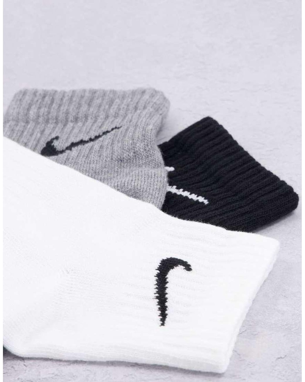 Pack De 3 Pares De Calcetines Tobilleros De Varios Colores Everyday Lightweight De Nike de color Multicolor