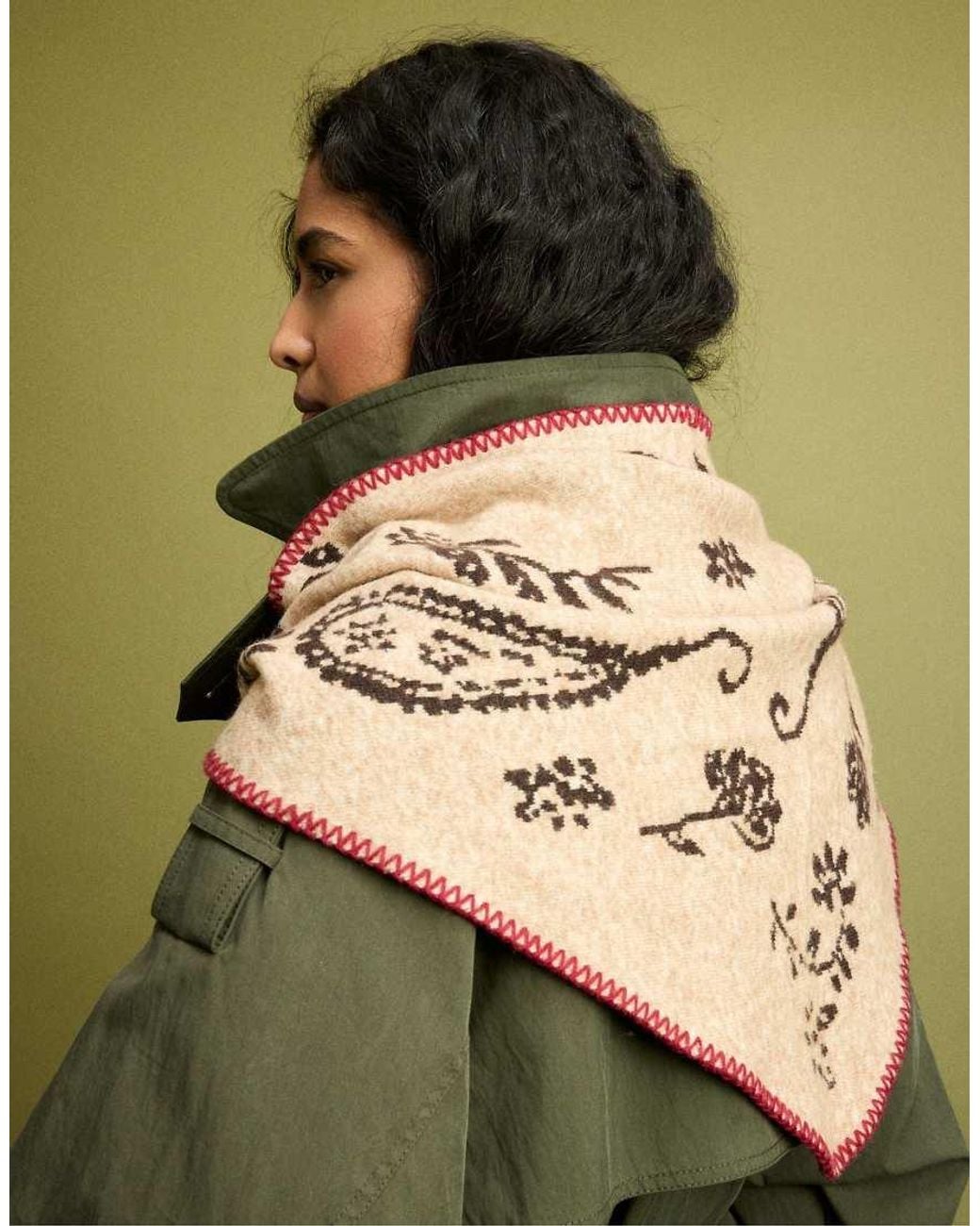 Stradivarius White Paisley Print Triangular Scarf