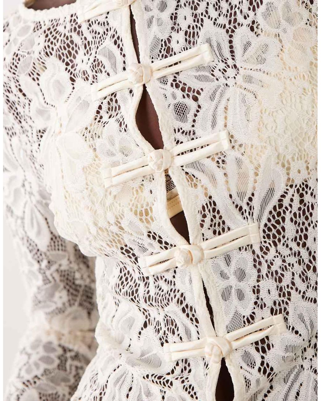 Pieces White Mandarin-style Fastened Lace Top