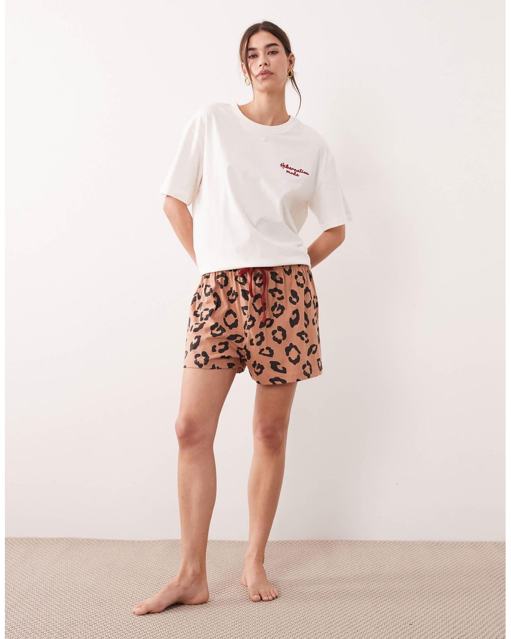 ASOS Pink – pyjama mit oversize-t-shirt mit "hibernation modus"-grafik und shorts mit leopardenmuster