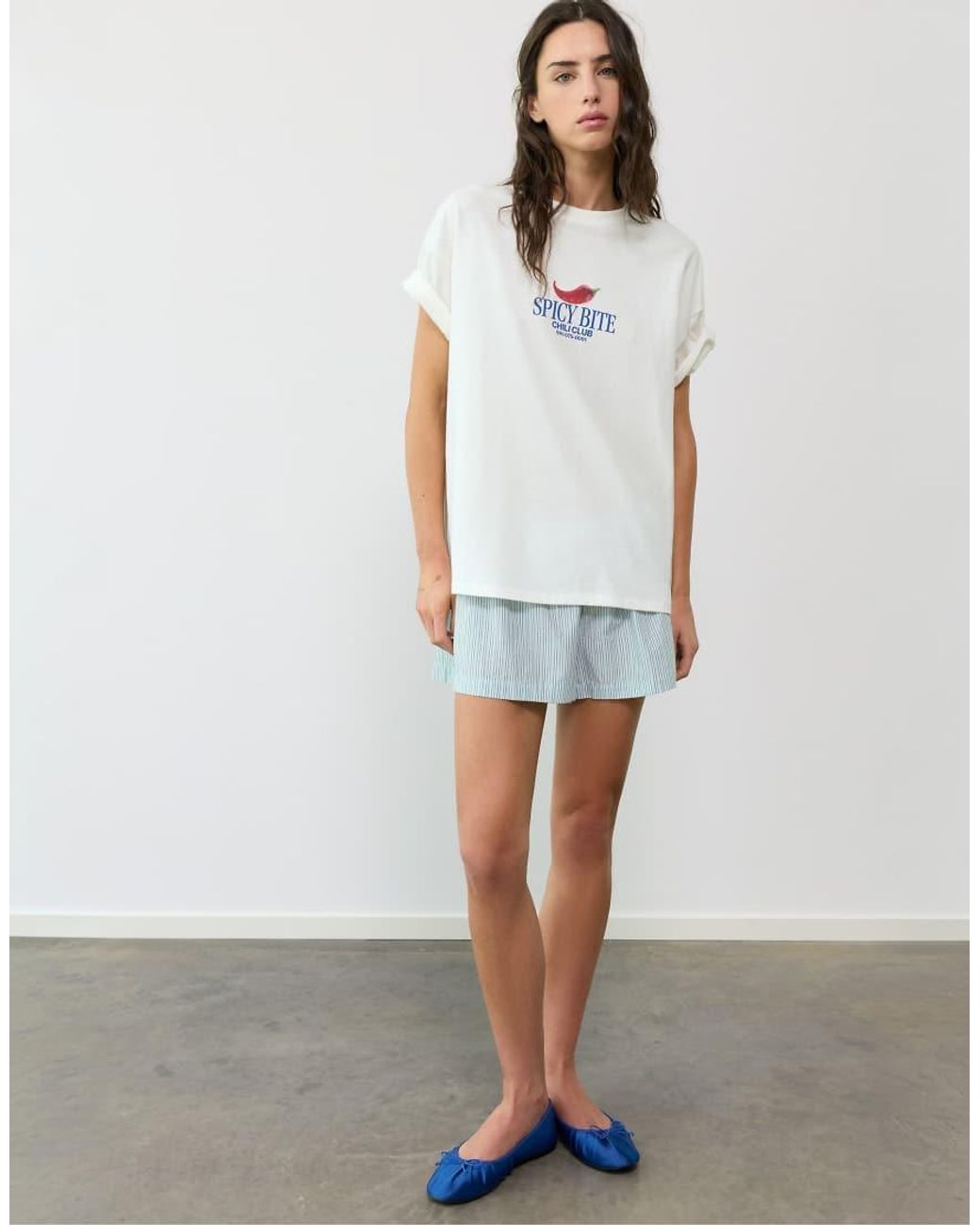Pull&Bear White Oversize Chilli Graphic T-Shirt
