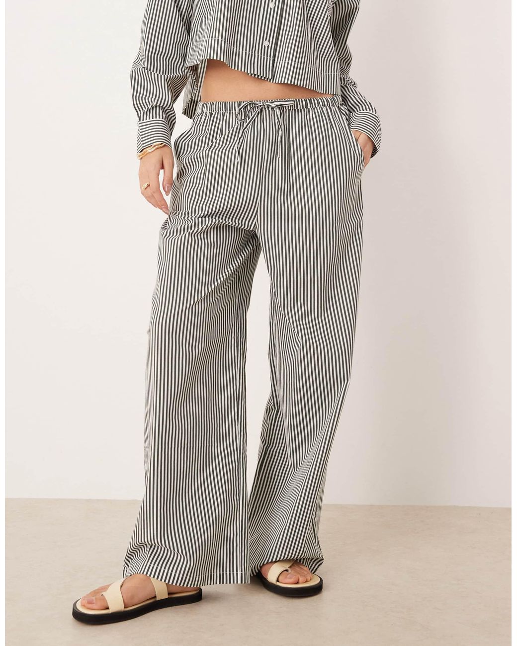 Pantalon esmé studios en coloris Gray