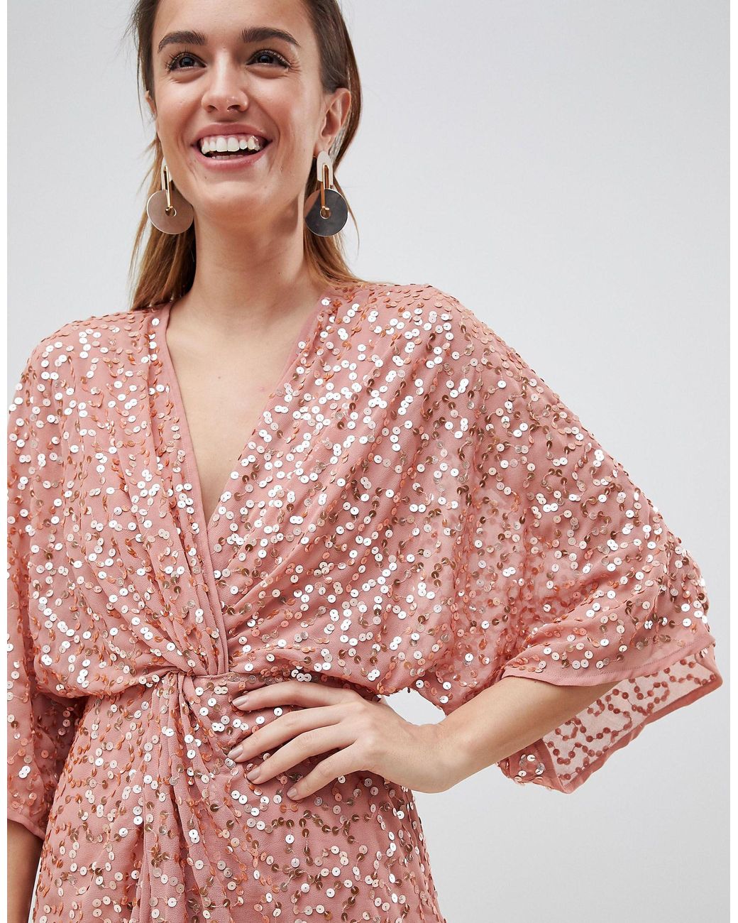 Vestito midi stile kimono con nodo sul davanti e paillettes sparse di