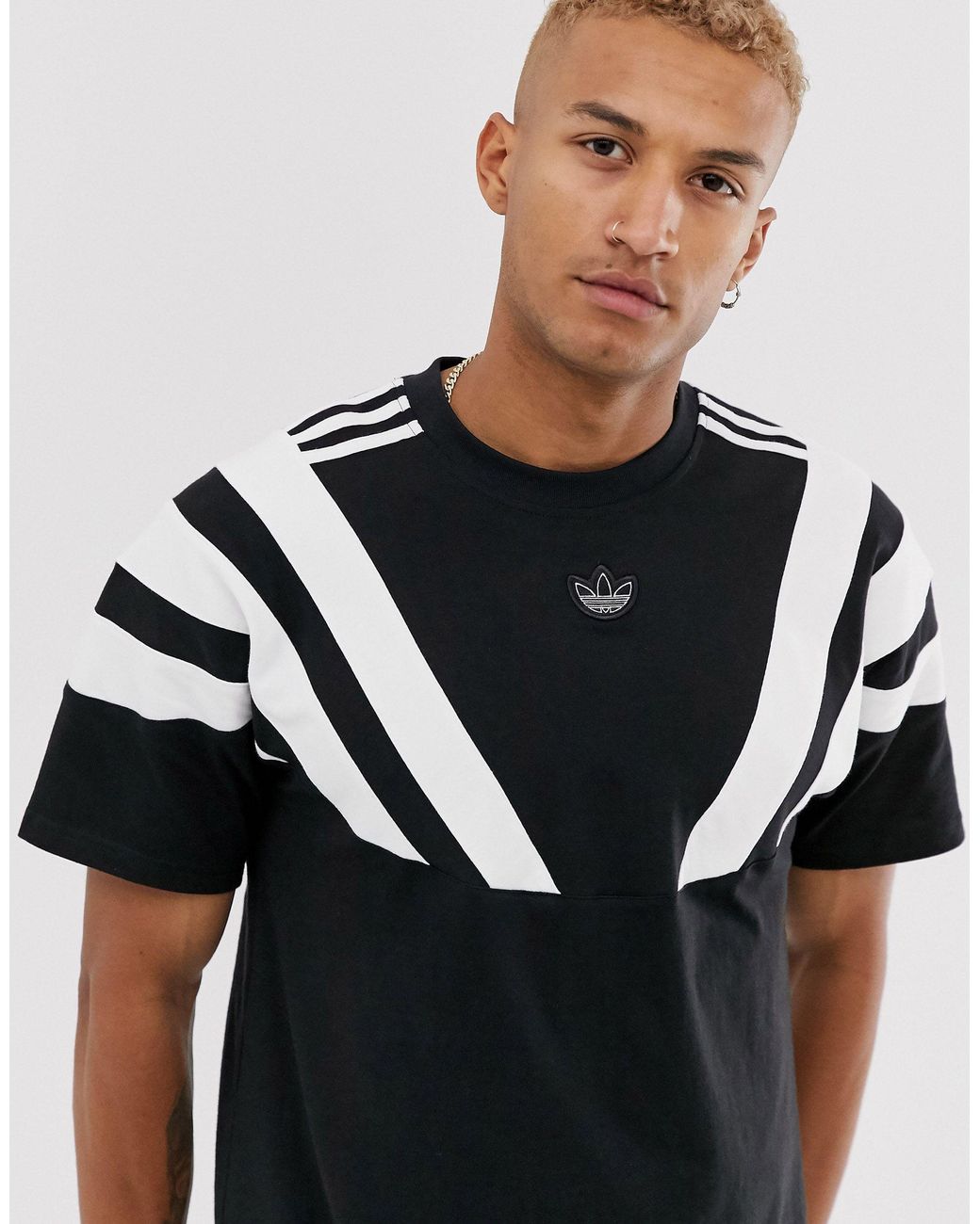 Camiseta con trébol en el centro y rayas en el hombro en negro adidas  Originals de hombre de color Negro | Lyst