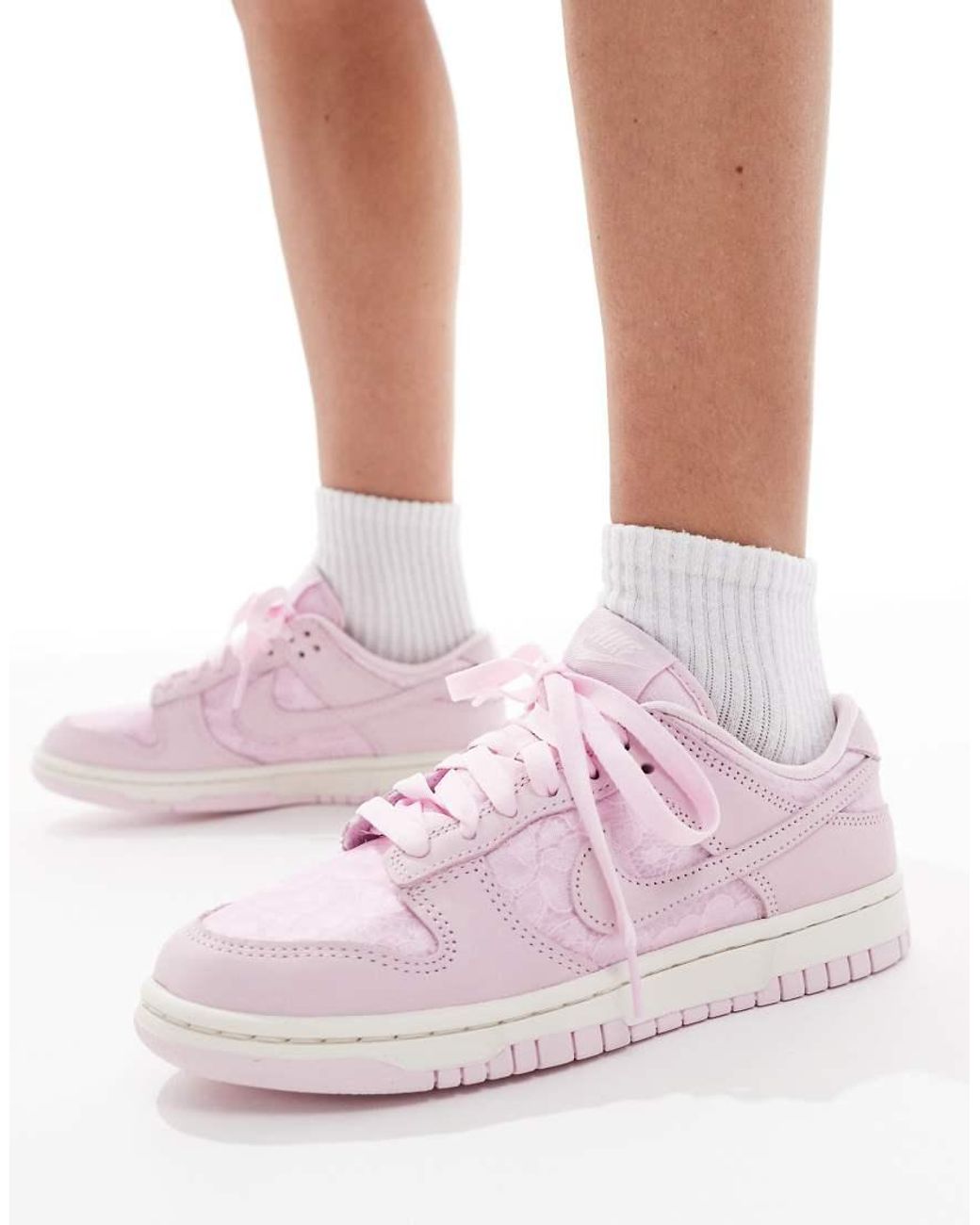 pink dunks low