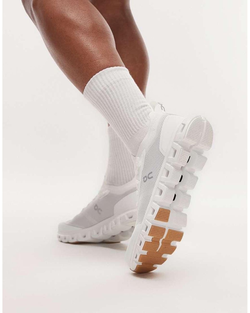 On Shoes White Cloud 6 Versa Sneakers for men