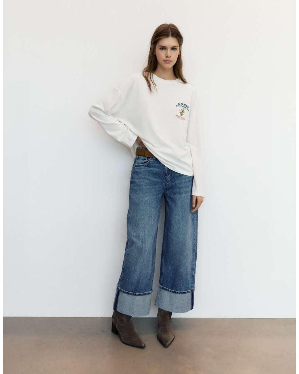 Pull&Bear White Oversize Gilda Graphic T-Shirt