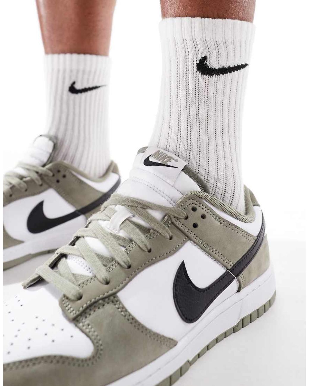 Nike Metallic Dunk Low Retro Unisex Trainers for men