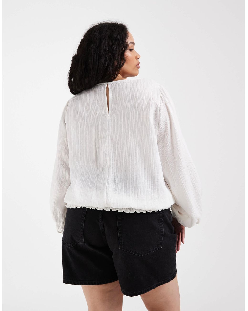 Blouse à volants ONLY en coloris White