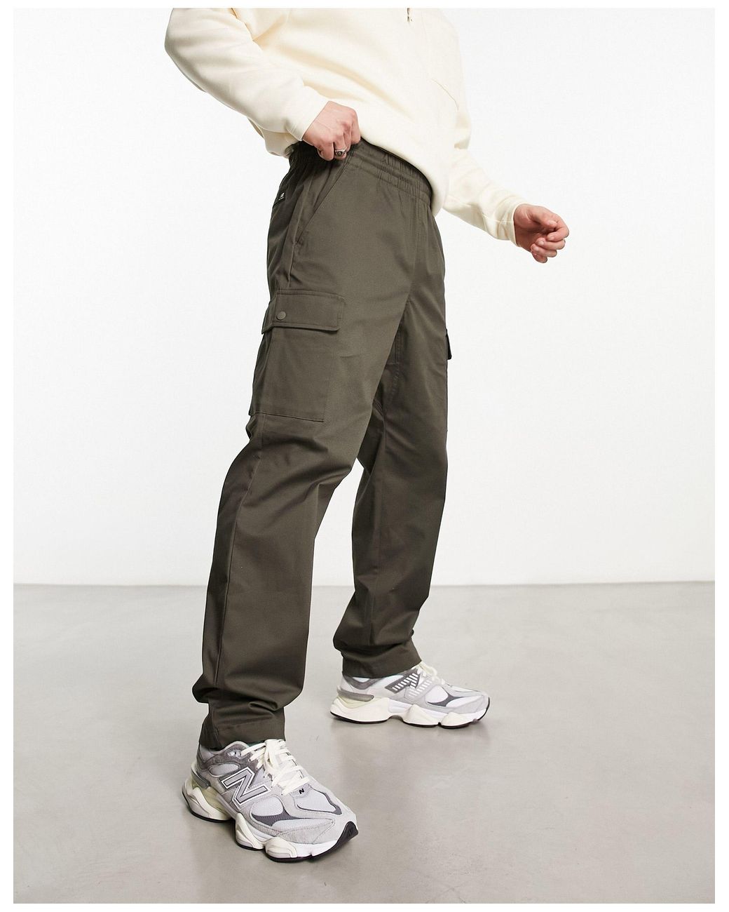 New Balance Athletics Woven Cargo Trousers in Grey for Men
