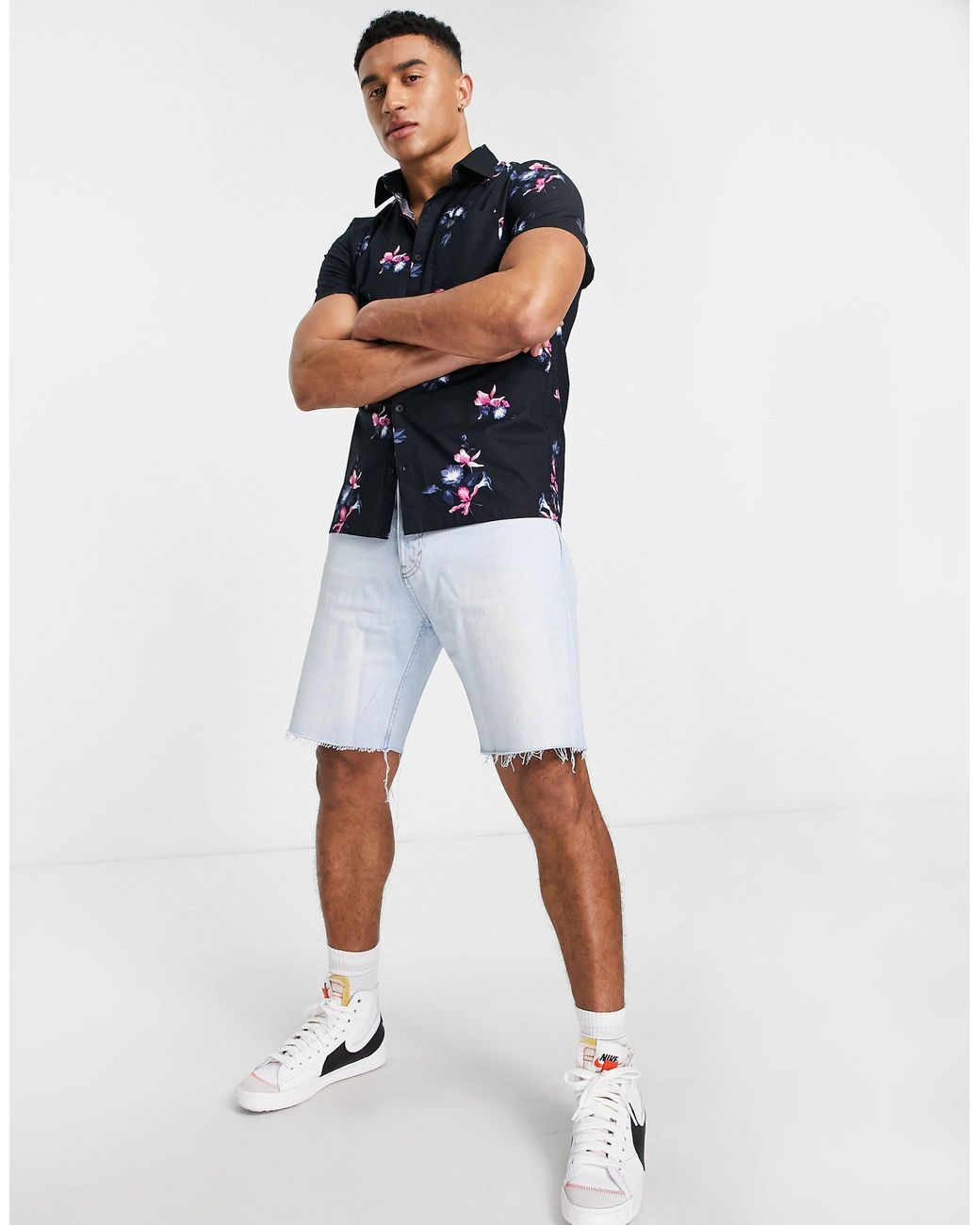 Hollister Slim Fit Floral Print Short Sleeve Shirt in Black for