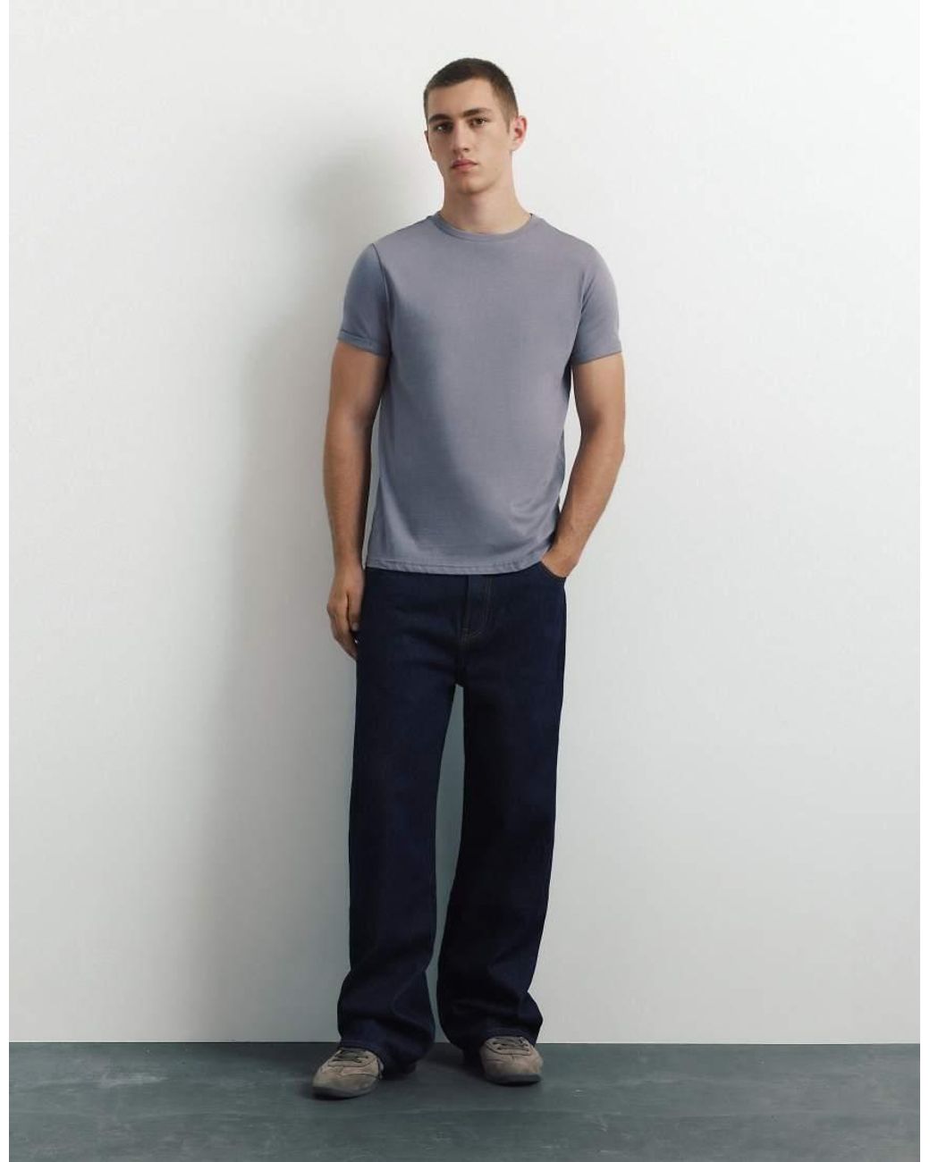 T-Shirt Attillata Basic di Pull&Bear in Blue da Uomo