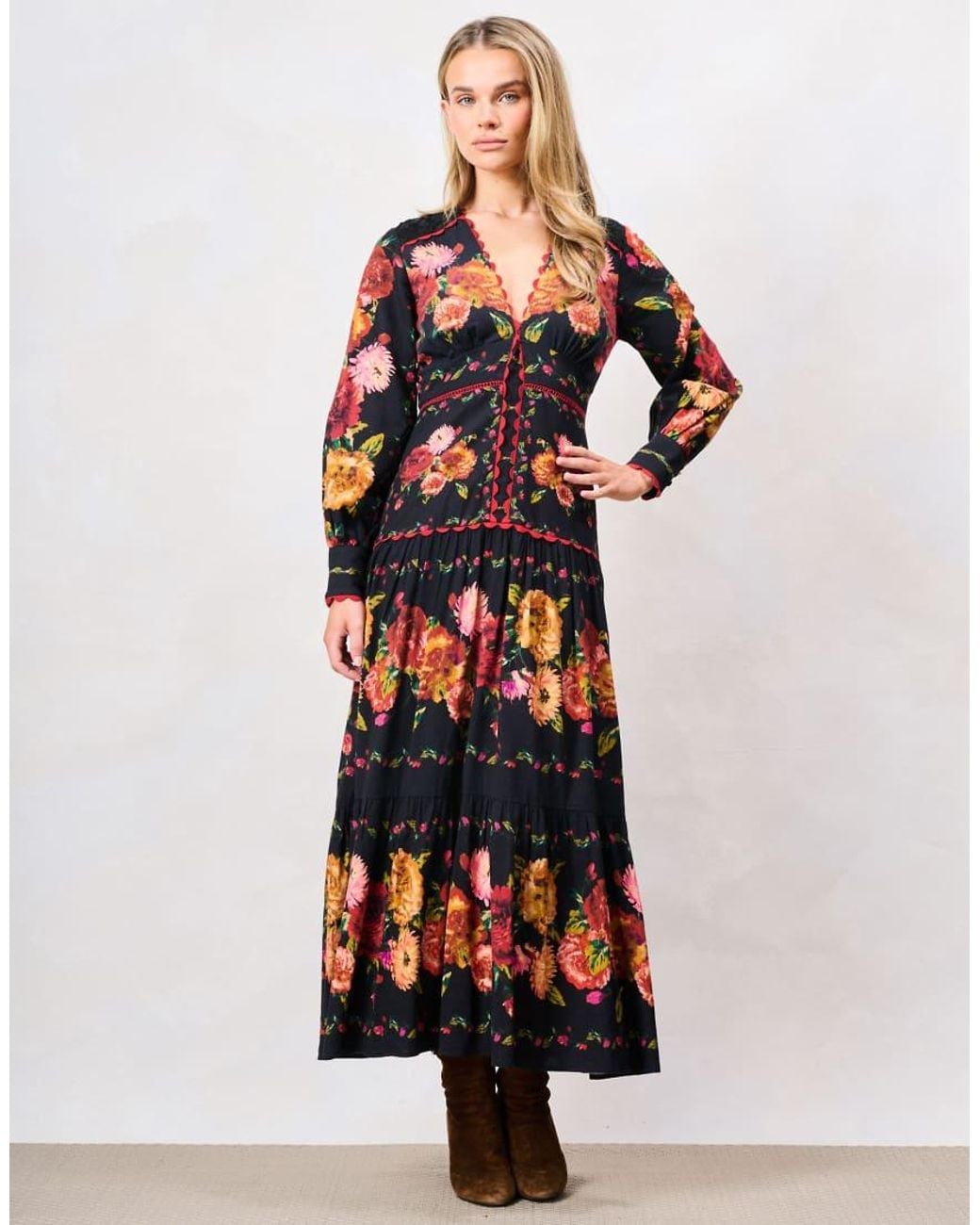 Hope & Ivy White The Luann Printed Blouson Sleeve V-Neck Tiered Midi Dress