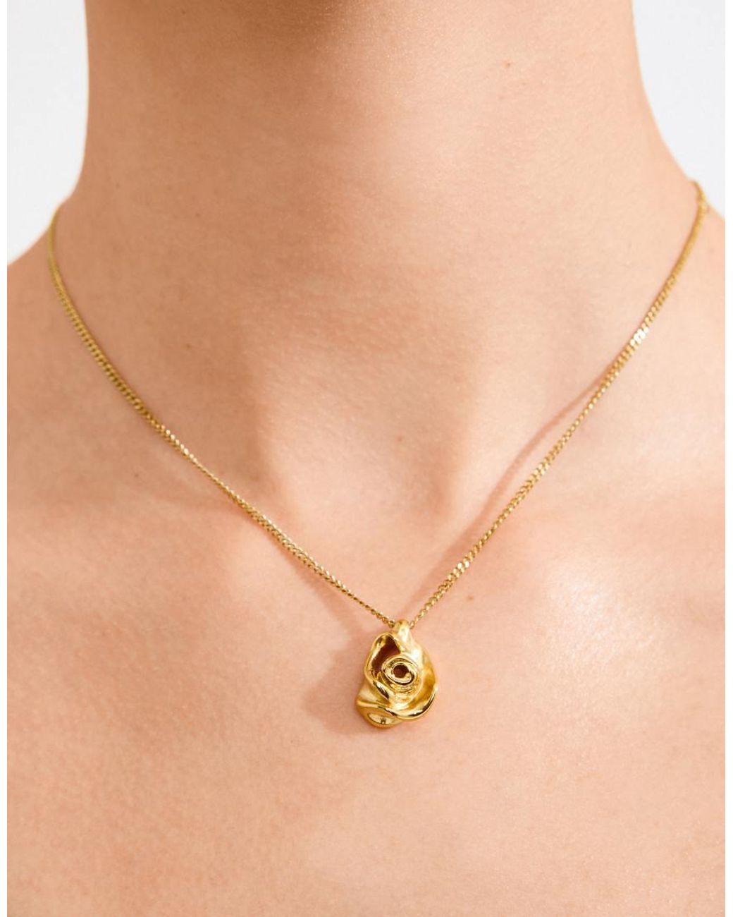 Collar Riyan-Dorado Pilgrim de color Metallic