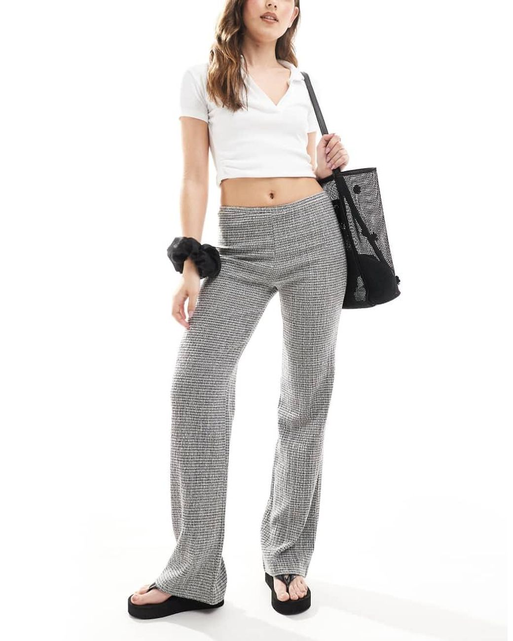Pantaloni Dritti Testurizzati di Pull&Bear in Gray