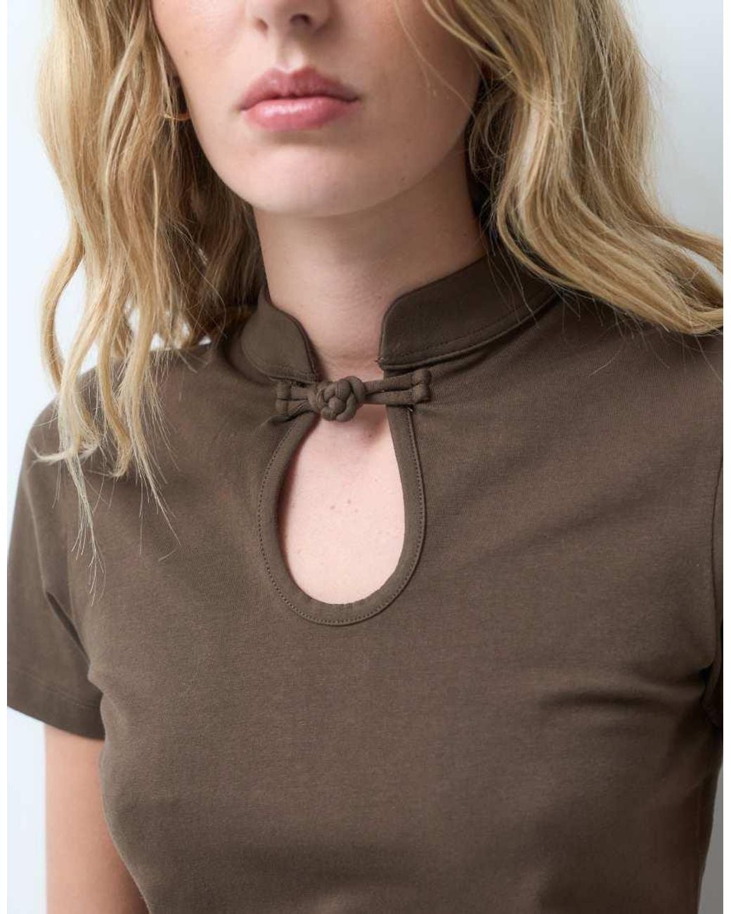 JJXX Brown Keyhole Top With Pankou Detail