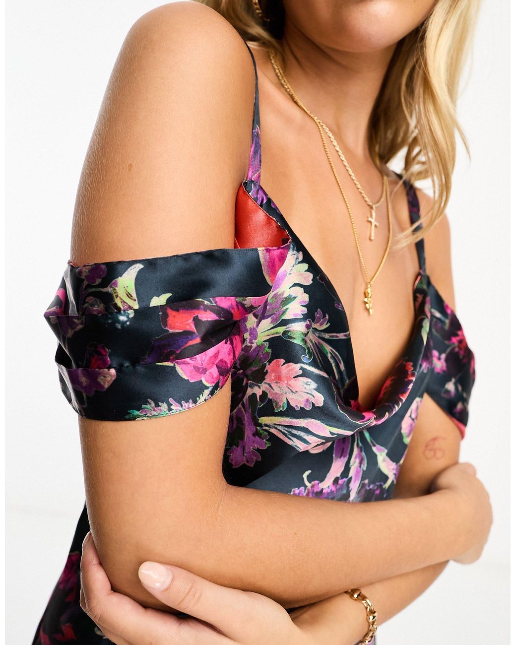 Hope and ivy cheap ruffle cold shoulder dress