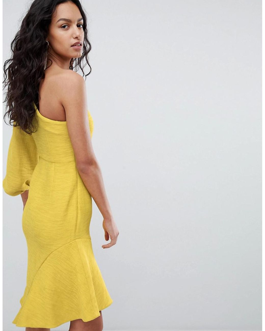 Elliatt Lace One Shoulder Ruffle Mini 