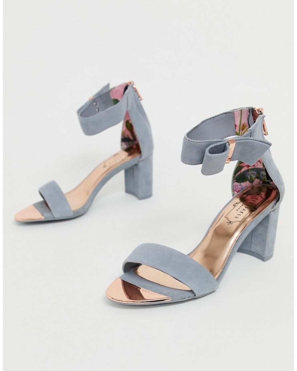 Ted Baker Filigrane Sandalen aus grauem Wildleder mit Blockabsatz