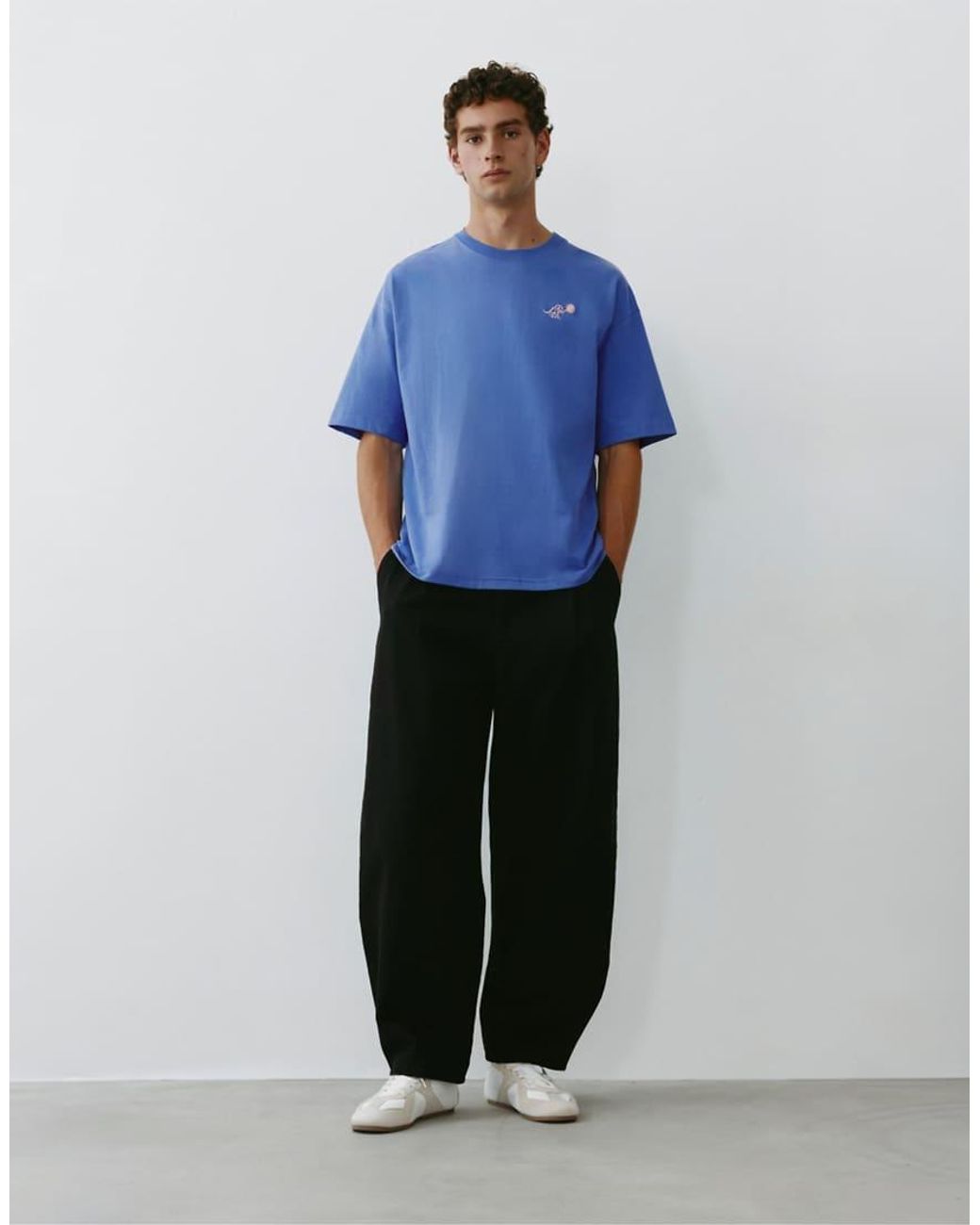 Pull&Bear Blue Relaxed Fit Textured Graphic T-shirt for men