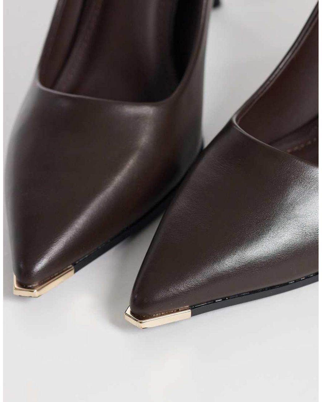 SEQWL Brown Pumps With Gold Detail