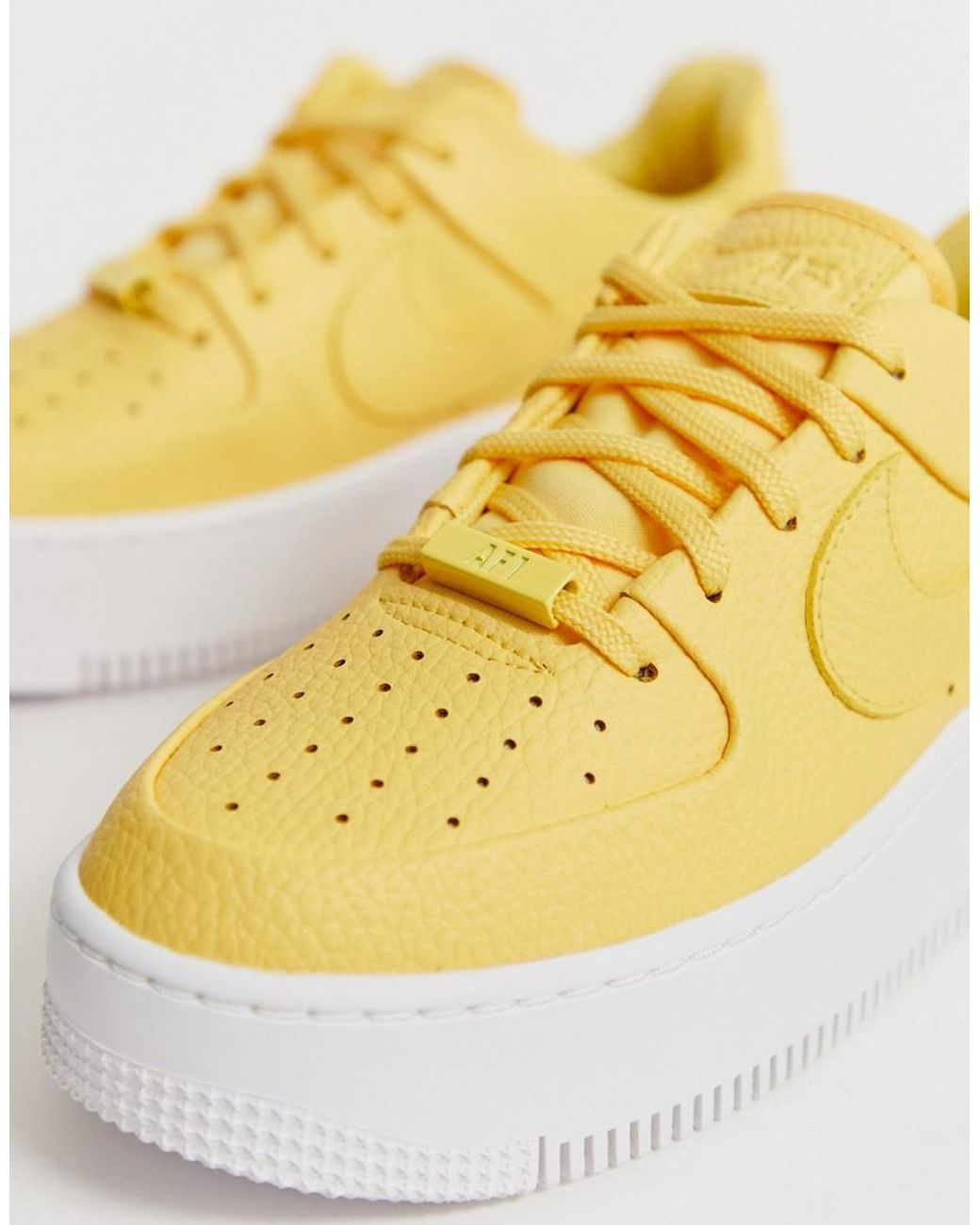 Zapatillas bajas en amarillo Air Force 1 Sage Nike de Caucho de color  Amarillo | Lyst