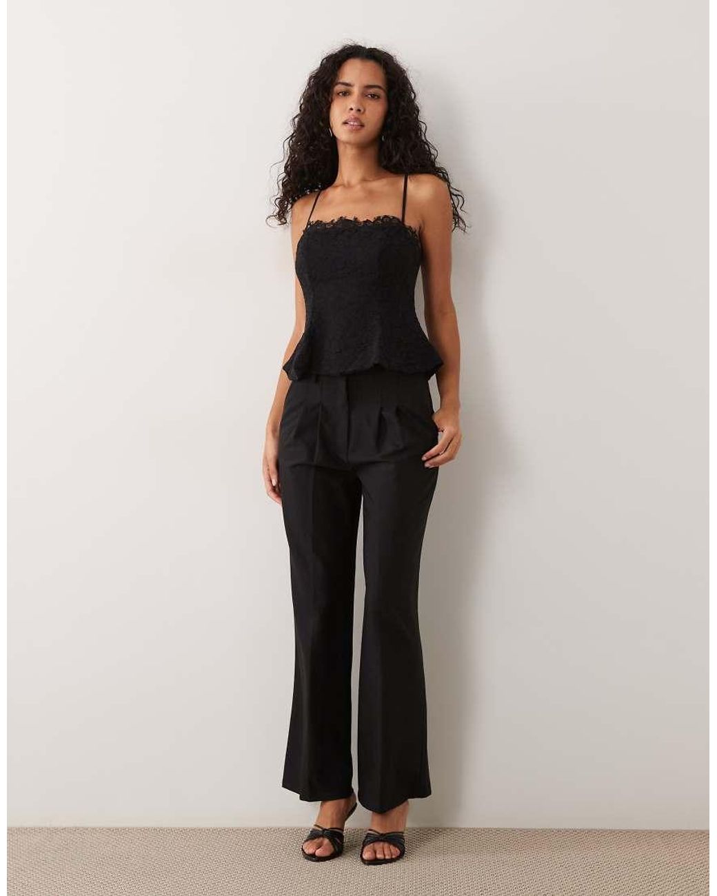 Ari Top Strutturato Con Pizzo di AFRM in Black