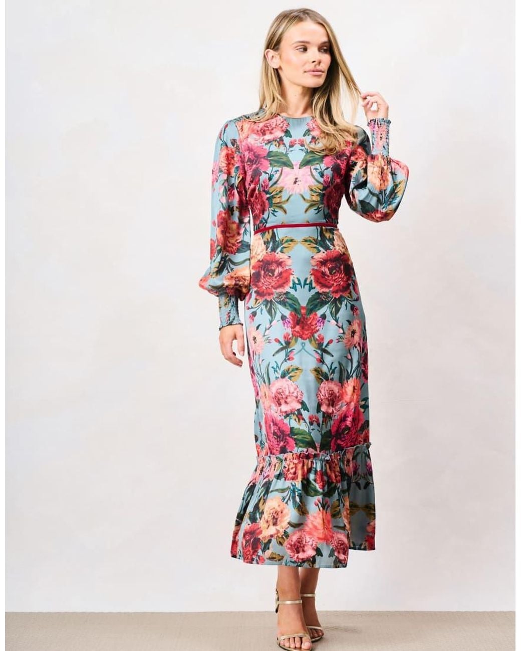 Hope & Ivy White The Fawn Blouson Sleeve High Neck Maxi Dress With Bow Back