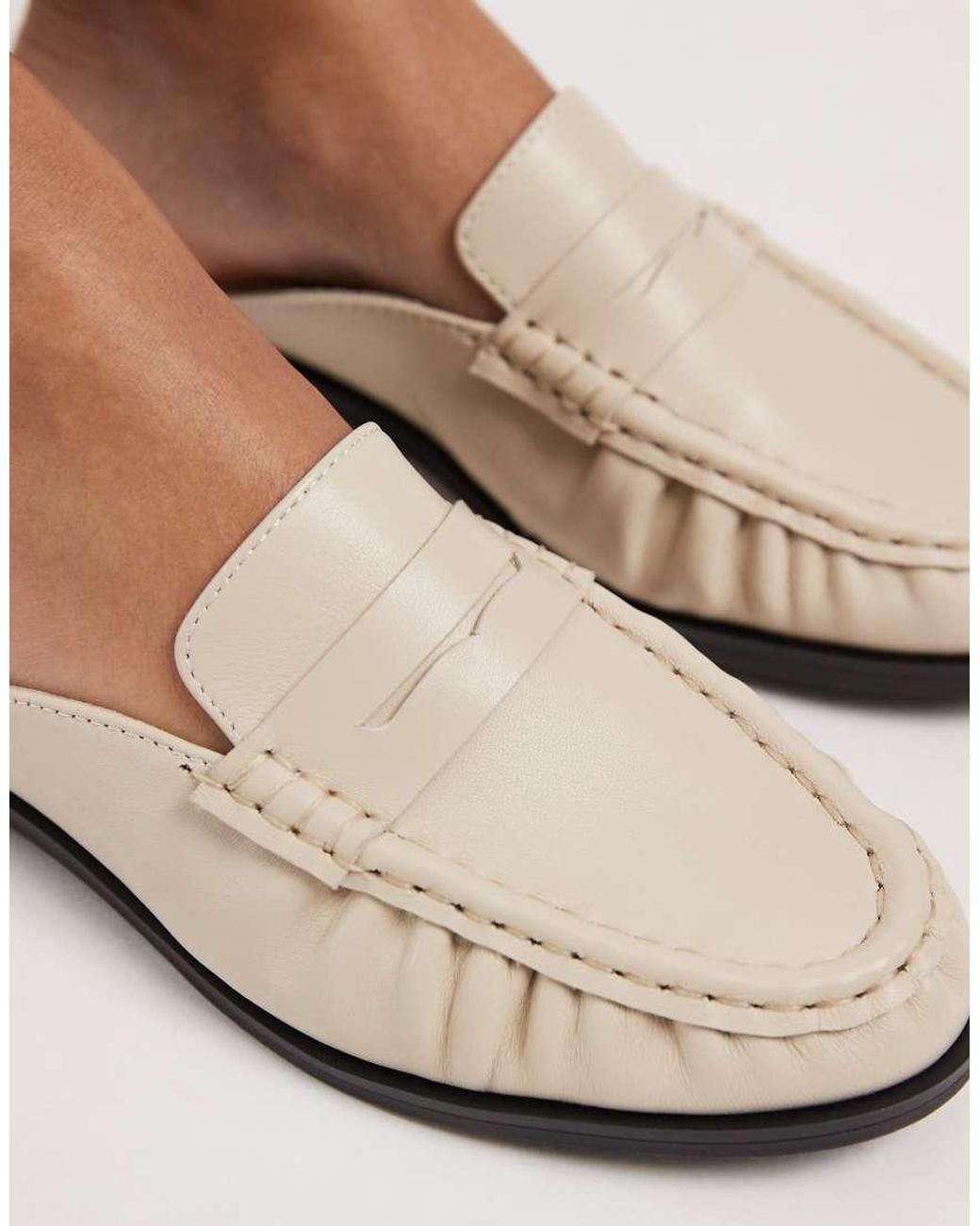 Schuh Black Leeds Rouched Mule Loafer