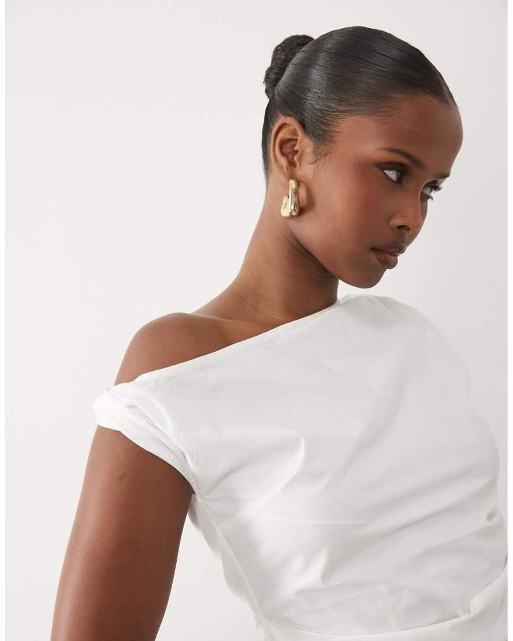 Kaiia White Exclusive Stretch Cotton Rich Twist Off Shoulder Top Co-ord
