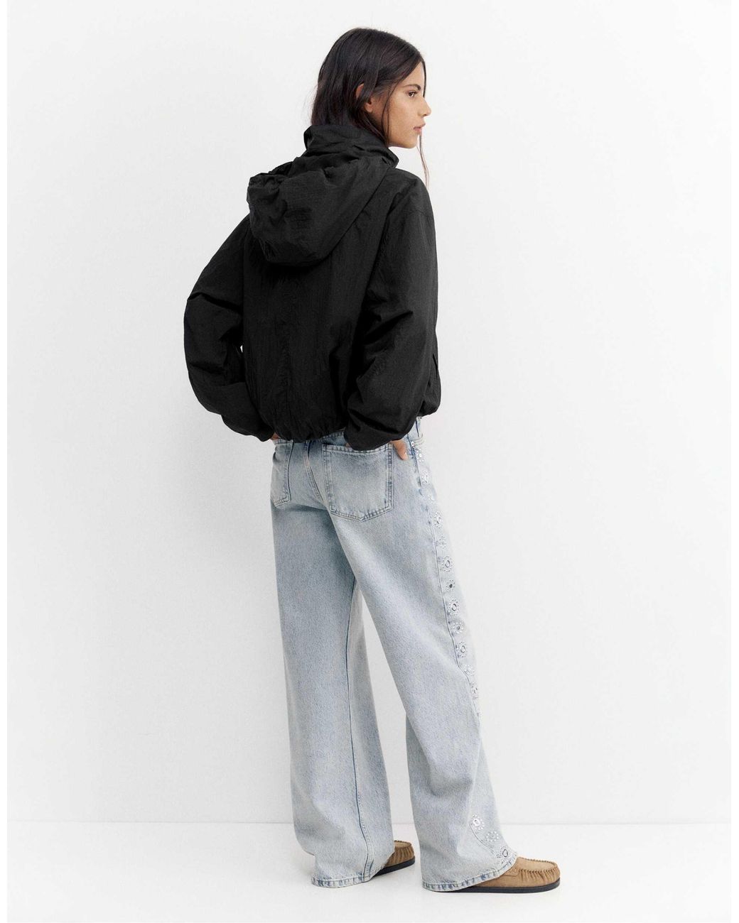 Veste légère à capuche Pull&Bear en coloris Black