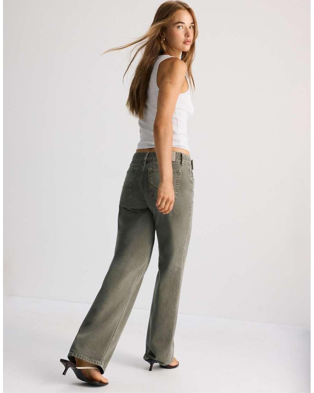 Stradivarius Gray Petite Low-rise Straight-leg Jeans With Hammer Waistband