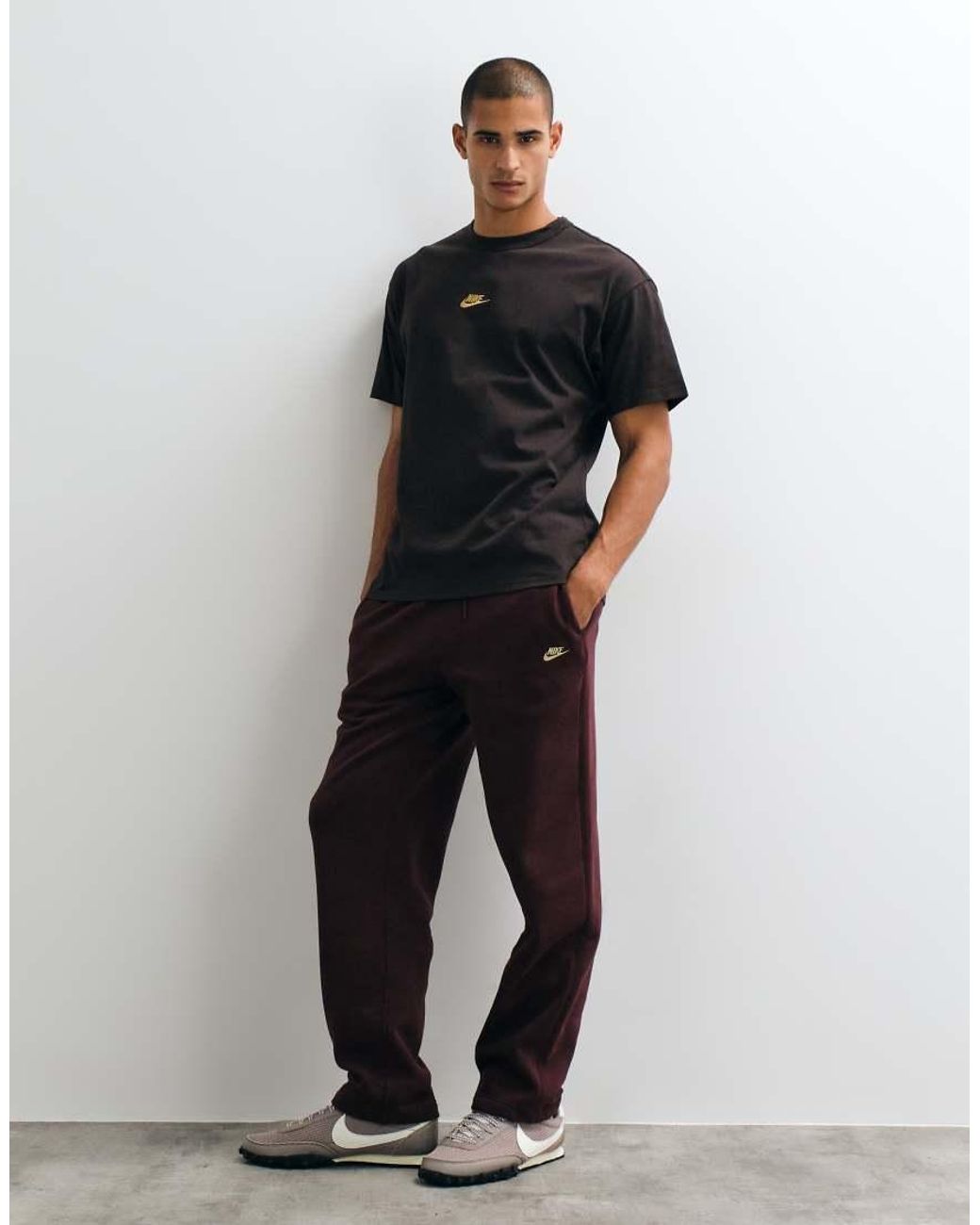 Nike Black Premium Essential T-Shirt for men