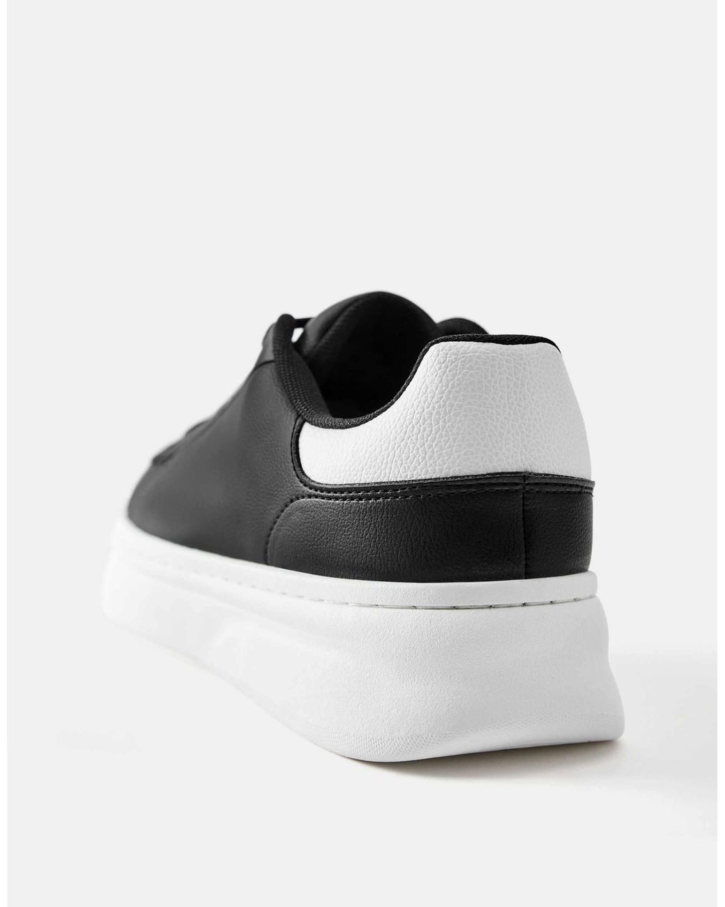 Pull&Bear – lässige sneaker mit kontrastdetail in Black für Herren