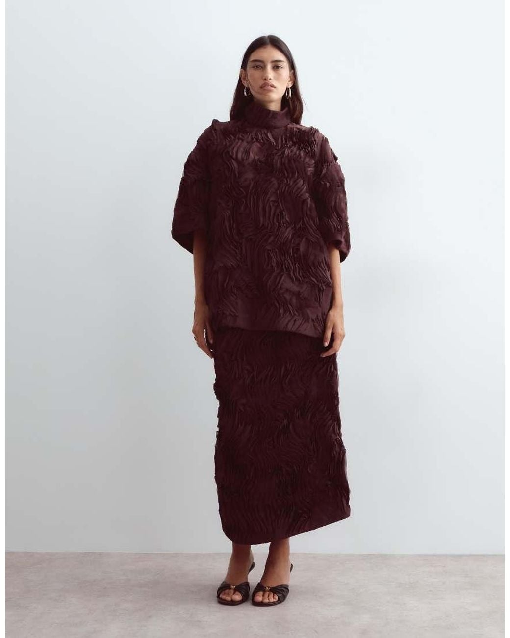 ARRANGE Linear Textured Oversized Longline T-shirt
