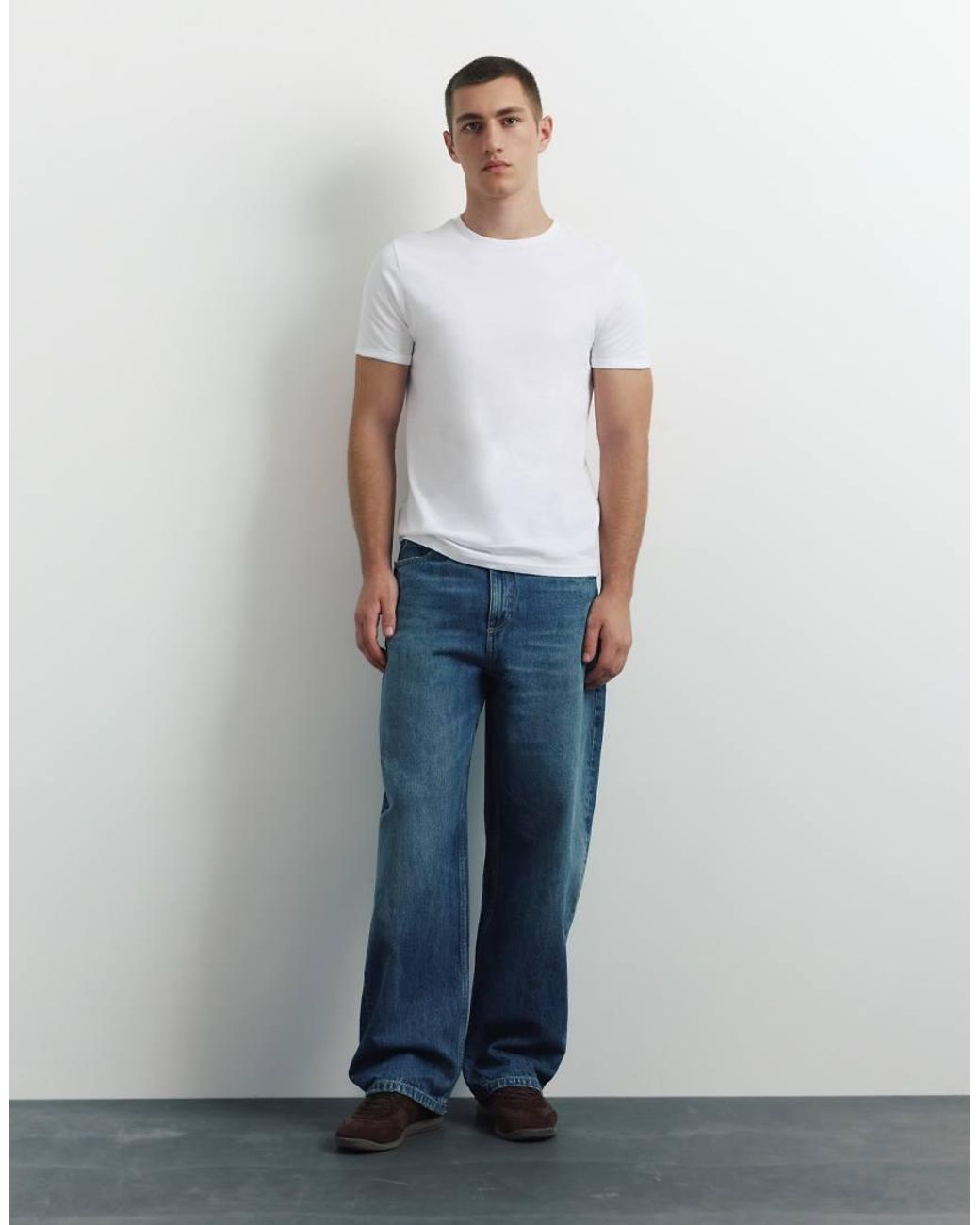 Pull&Bear White Basic Muscle Fit T-shirt for men