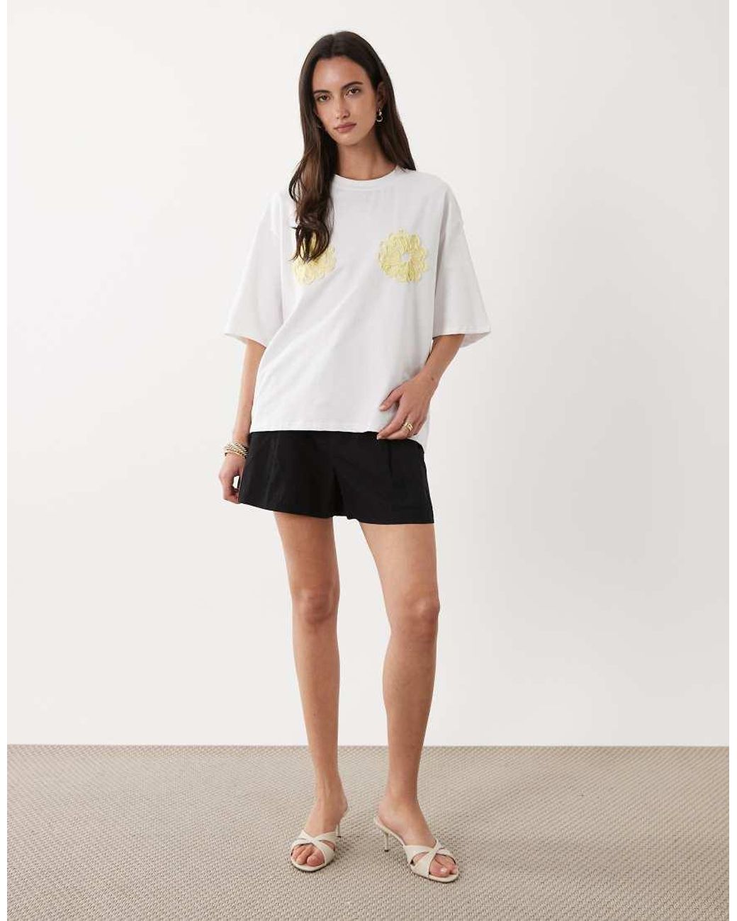 SNDY'S White Floral Embroidered Oversized T-shirt