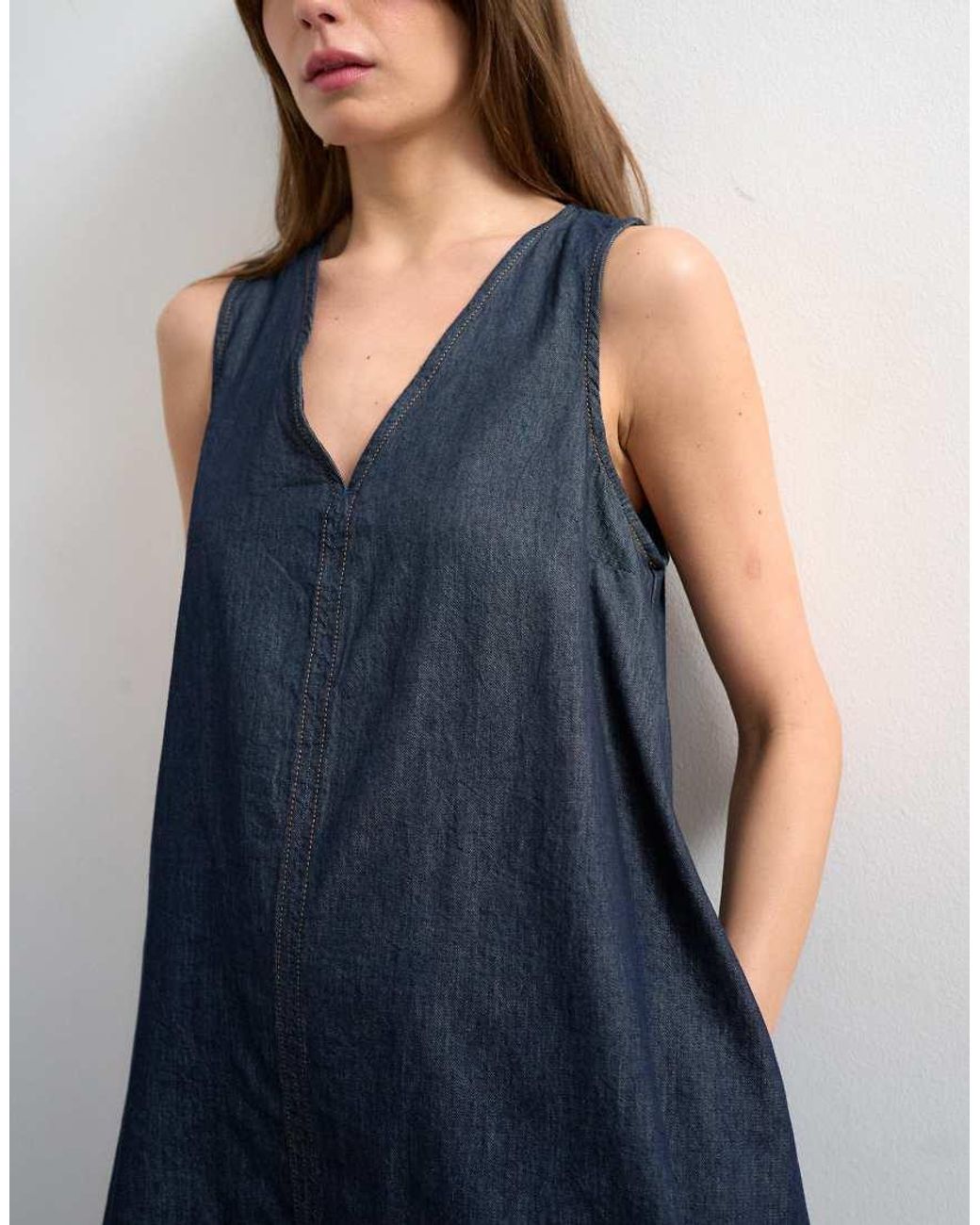 TOPSHOP Blue Denim V-neck Mini Shift Dress