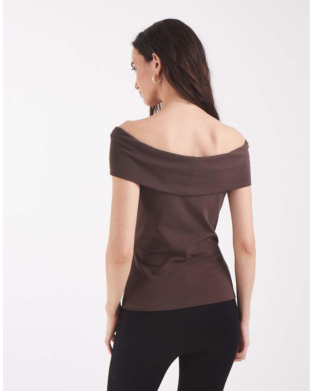 Top di Pieces in Brown