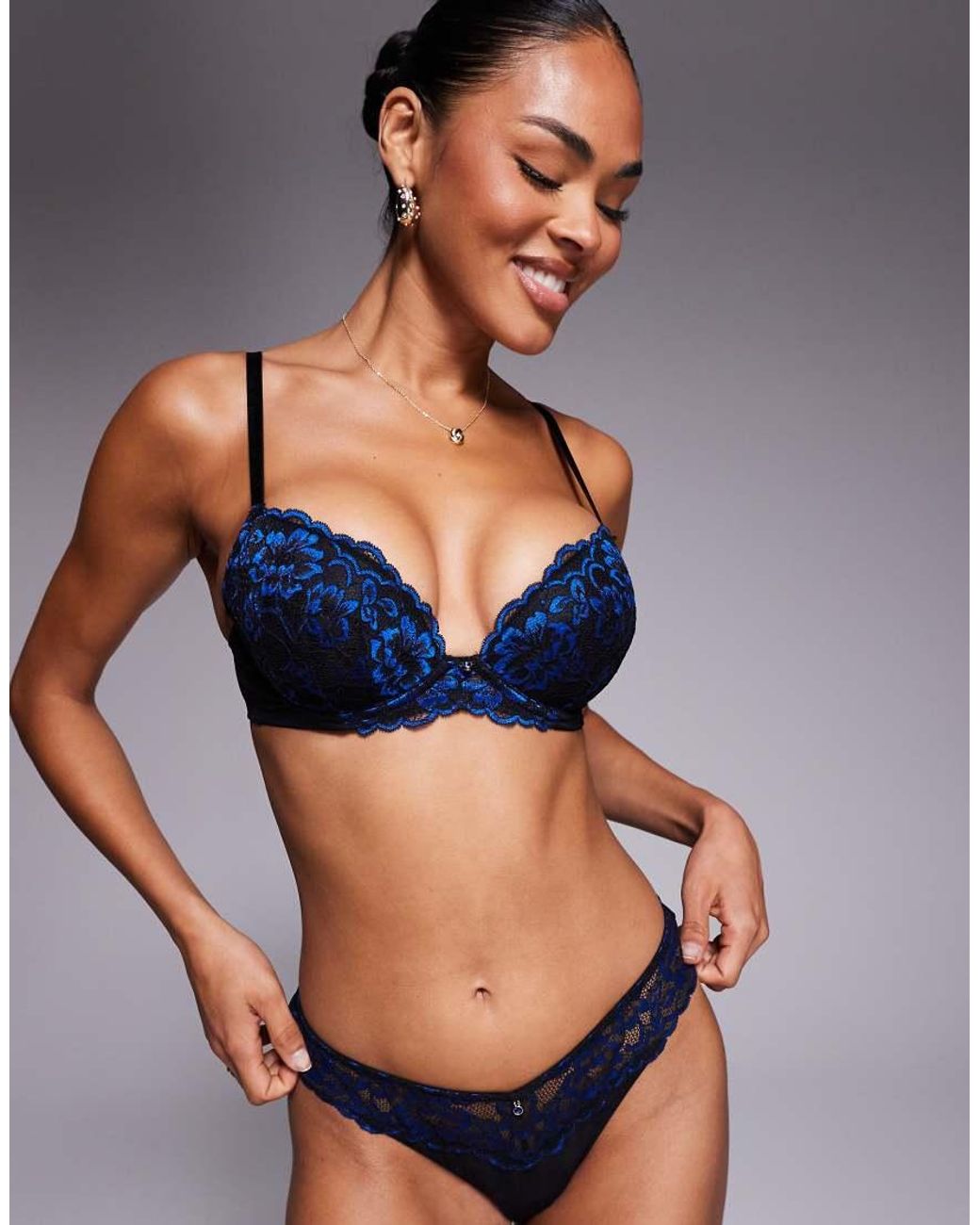 Sujetador Y Azul Escotado Con Relleno Y Diseño De Dos Tonos Sexy Lace De Ann Summers de color Blue