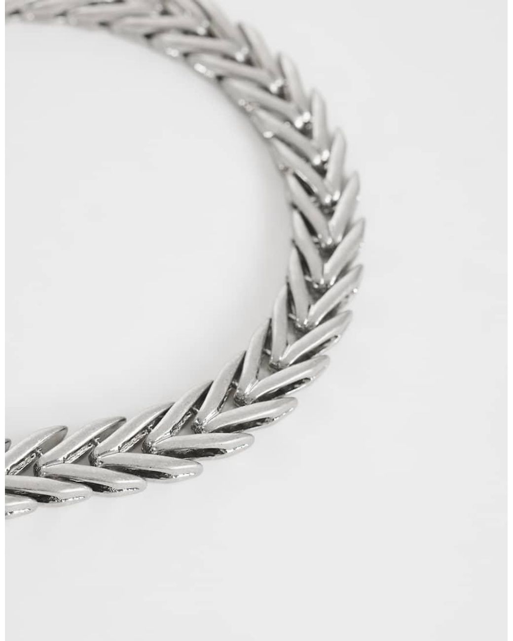 TOPSHOP Metallic Molly Collar Length Arrow Necklace