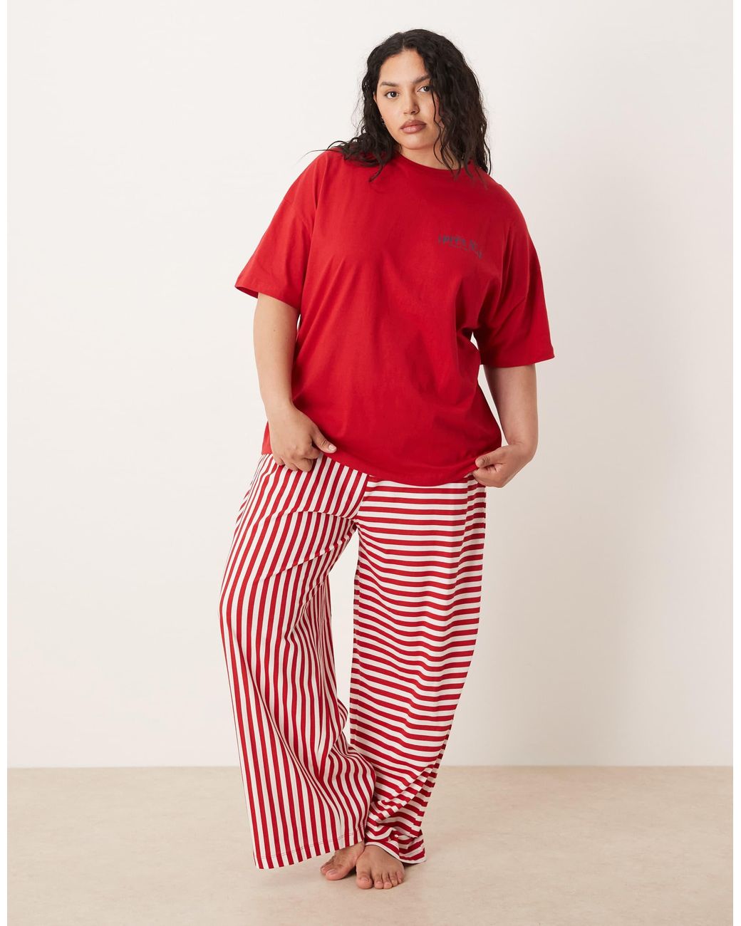 ASOS Red Asos design curve – pyjama aus oversize-t-shirt mit "après ski"-grafikprint und hose mit weitem bein