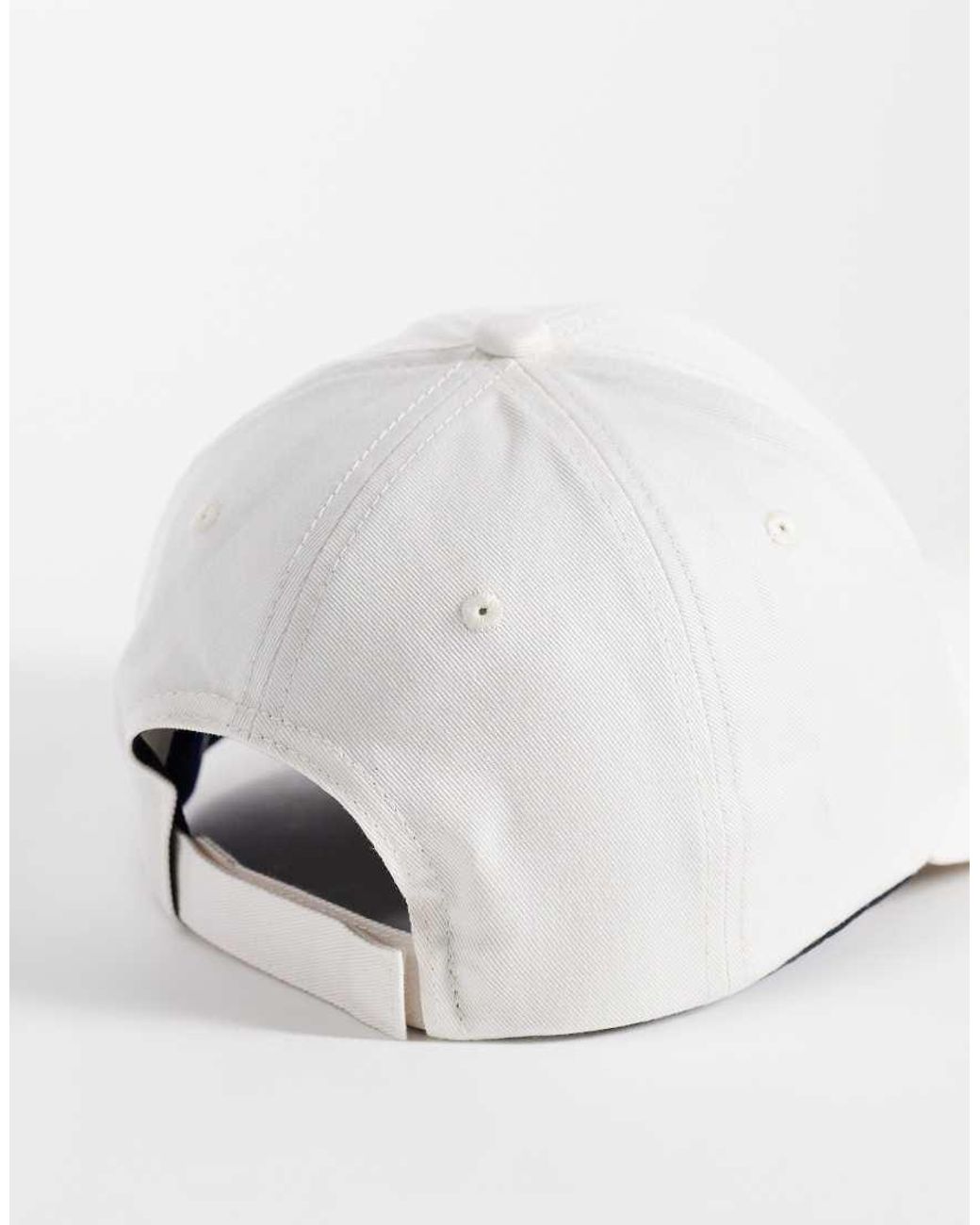 Astryd di HUGO in White