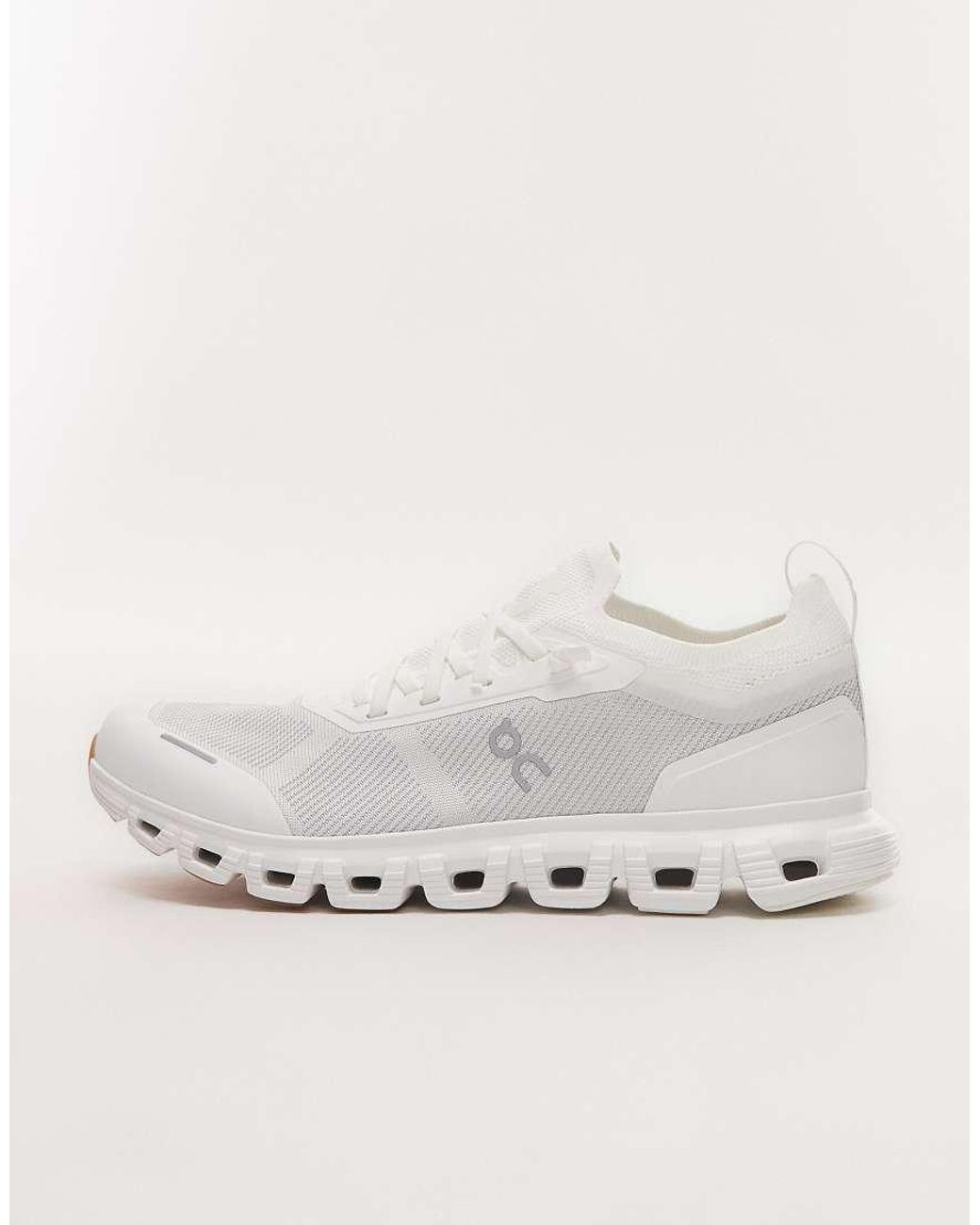 On Shoes White Cloud 6 Versa Sneakers for men