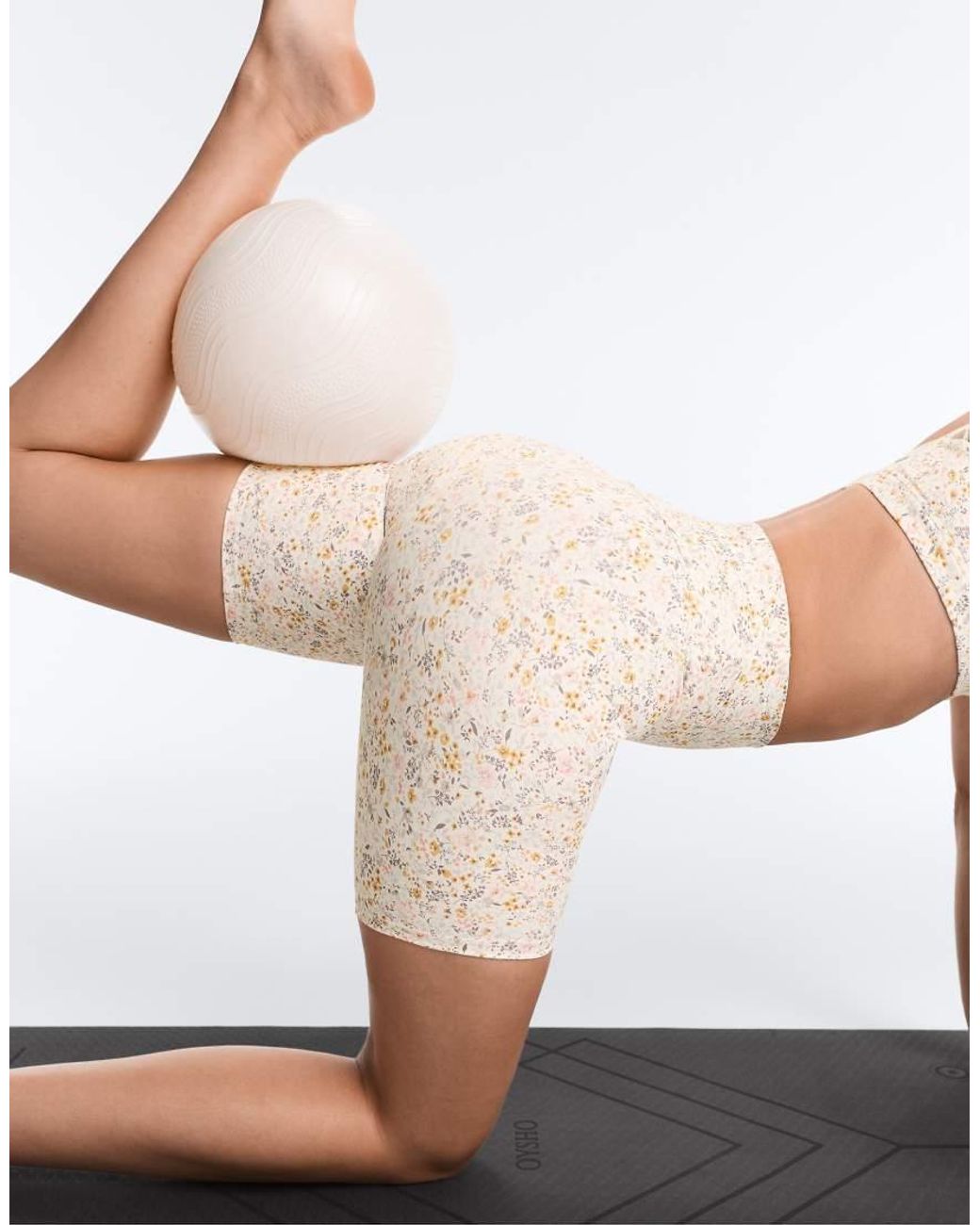 Oysho White Comfortlux 20cm High-waisted Floral Short leggings