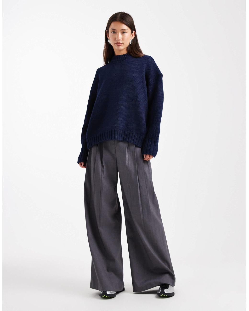 Pull super oversize épais col rond ourlet arrondi ASOS en coloris Blue